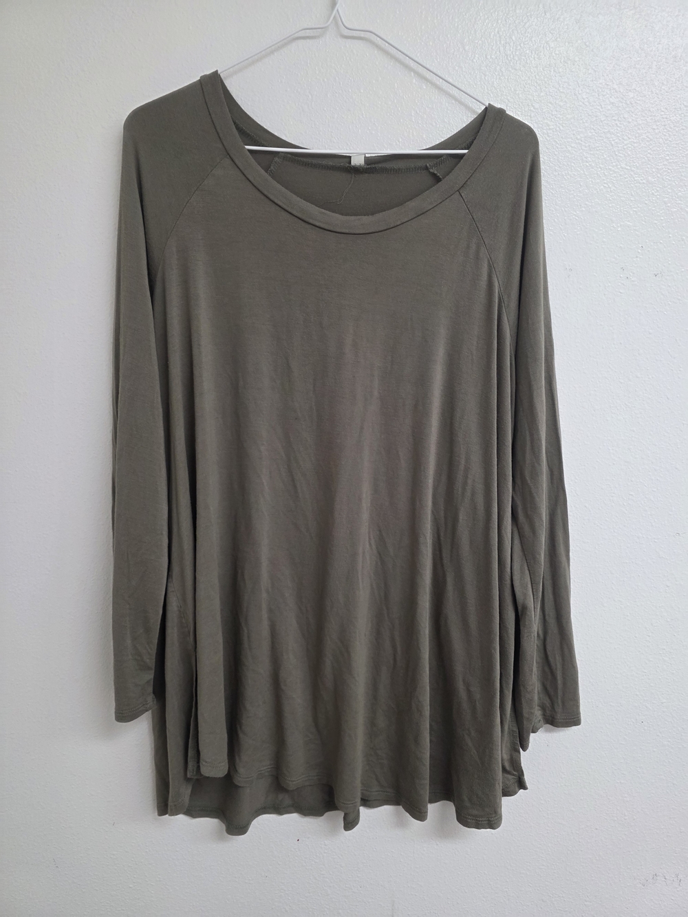 mts Olive Scoop-Neck Long Sleeve Tee (0630)